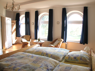 Schlafzimmer f&uuml;r Eltern der Hofwohnung